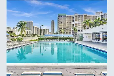 600 E Parkview Dr #316, Hallandale Beach, FL 33009 - Photo 5