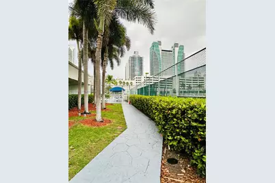 600 E Parkview Dr #316, Hallandale Beach, FL 33009 - Photo 11