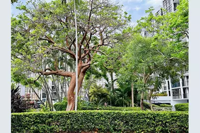 600 E Parkview Dr #316, Hallandale Beach, FL 33009 - Photo 7