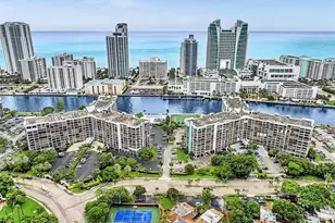 600 E Parkview Dr, Hallandale Beach, FL 33009 - Photo 1