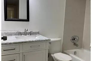 600 E Parkview Dr, Hallandale Beach, FL 33009 - Photo 27