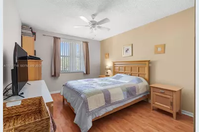 1199 SW 109th Ln, Davie, FL 33324 - Photo 9