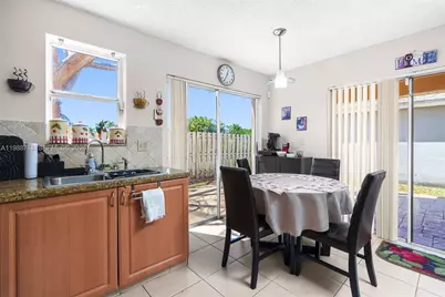 1199 SW 109th Ln, Davie, FL 33324 - Photo 35