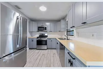 301 NW 51st St #0, Oakland Park, FL 33309 - Photo 5