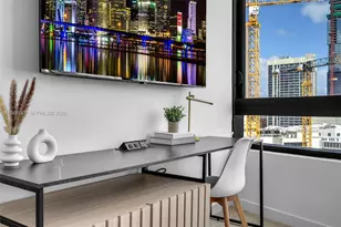 225 N Miami Ave, Miami, FL 33131 - Photo 11