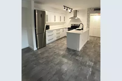 751 N Pine Island Rd #211, Plantation, FL 33324 - Photo 3