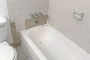 4415 W 10th Ln, Hialeah, FL 33012 - Photo 19