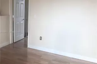 4415 W 10th Ln, Hialeah, FL 33012 - Photo 15