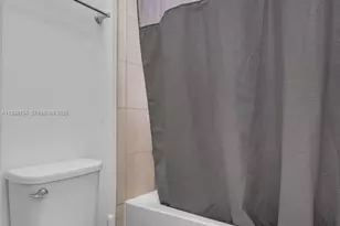 3332 W 95th Terrace, Hialeah, FL 33018 - Photo 31