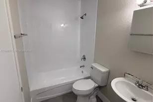 7612 NW 38th Ct, Davie, FL 33024 - Photo 7