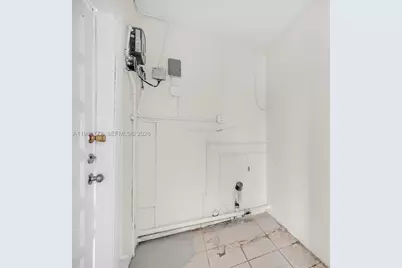 6325 W 12th Ave, Hialeah, FL 33012 - Photo 41