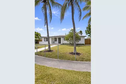 9831 Martinique Dr, Cutler Bay, FL 33189 - Photo 3