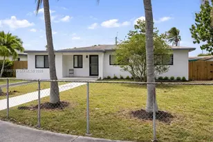 9831 Martinique Dr, Cutler Bay, FL 33189 - Photo 3