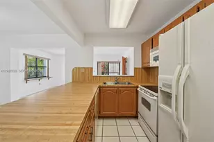 9585 SW 1st Terrace, Miami, FL 33174 - Photo 9