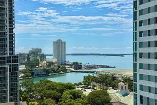 77 SE 5th St, Miami, FL 33131 - Photo 35
