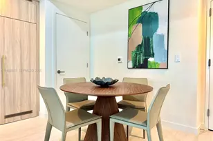 77 SE 5th St, Miami, FL 33131 - Photo 47