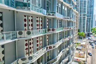 77 SE 5th St, Miami, FL 33131 - Photo 19