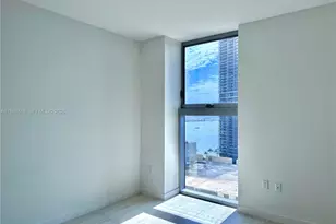 77 SE 5th St, Miami, FL 33131 - Photo 23