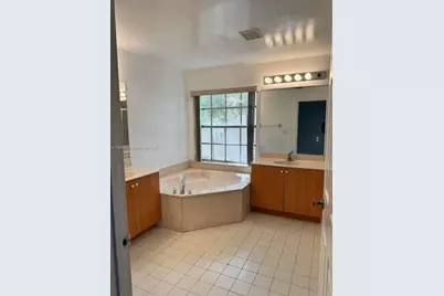 12471 SW 42nd St, Miramar, FL 33027 - Photo 5