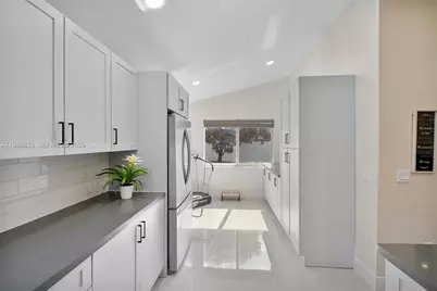 19031 NW 54th Ave, Miami Gardens, FL 33055 - Photo 7