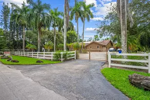 15720 SW 56th St, Southwest Ranches, FL 33331 - Photo 3