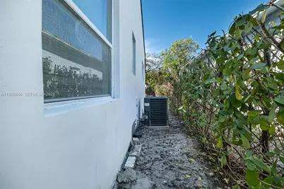 529 NW 42nd St, Miami, FL 33127 - Photo 27