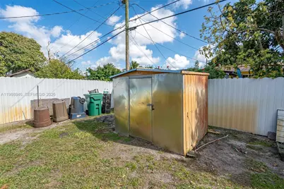 2010 NW 185th Ter, Miami Gardens, FL 33056 - Photo 35