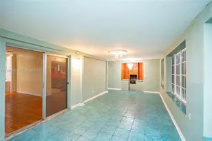 2010 NW 185th Ter, Miami Gardens, FL 33056 - Photo 9