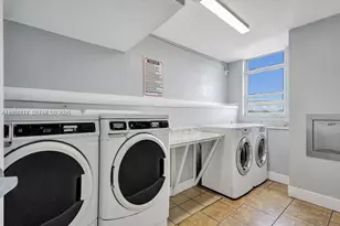 1251 NE 108th St, Miami, FL 33161 - Photo 23