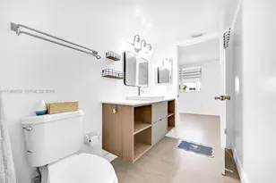 8343 Lake Dr, Doral, FL 33166 - Photo 23