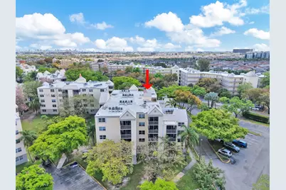 8343 Lake Dr #303, Doral, FL 33166 - Photo 5