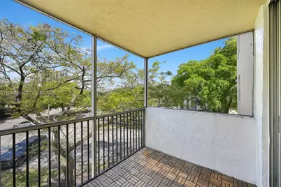 8343 Lake Dr #303, Doral, FL 33166 - Photo 35