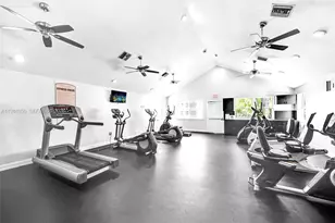 8343 Lake Dr, Doral, FL 33166 - Photo 41