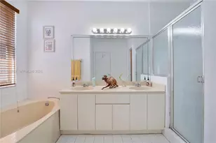 1173 NW 135th Ct, Miami, FL 33182 - Photo 19