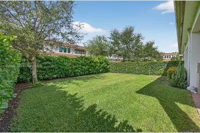 5999 E Brookfield Cir E, Hollywood, FL 33312 - Photo 7