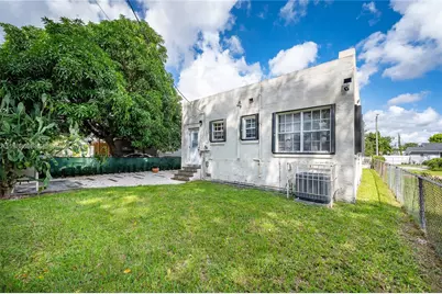 1844 NW 47th St, Miami, FL 33142 - Photo 9
