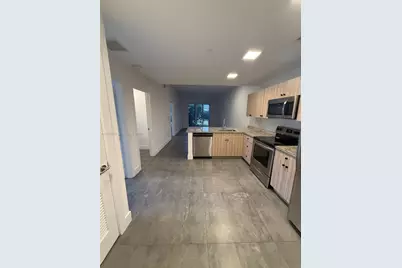 2010 SW 25th Ter #205, Miami, FL 33133 - Photo 3