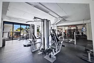 6423 Collins Ave, Miami Beach, FL 33141 - Photo 15