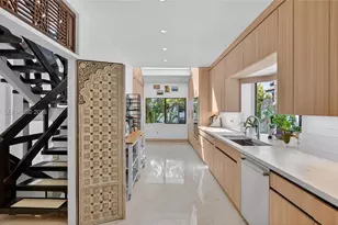 2000 S Bayshore Dr, Miami, FL 33133 - Photo 27