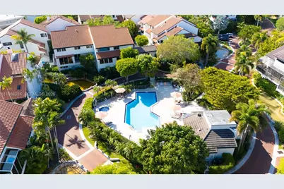 2000 S Bayshore Dr #24, Miami, FL 33133 - Photo 57