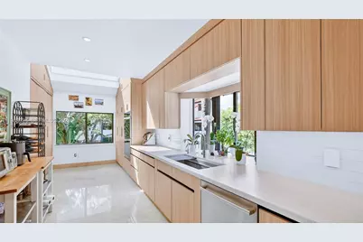 2000 S Bayshore Dr #24, Miami, FL 33133 - Photo 31