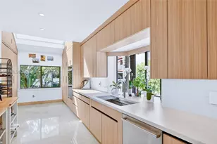 2000 S Bayshore Dr, Miami, FL 33133 - Photo 31