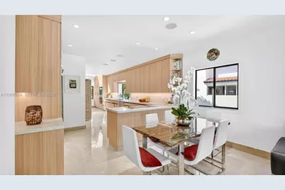 2000 S Bayshore Dr #24, Miami, FL 33133 - Photo 25