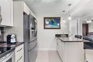 9420 S Hollybrook Lake Dr, Pembroke Pines, FL 33025 - Photo 17