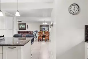 9420 S Hollybrook Lake Dr, Pembroke Pines, FL 33025 - Photo 19