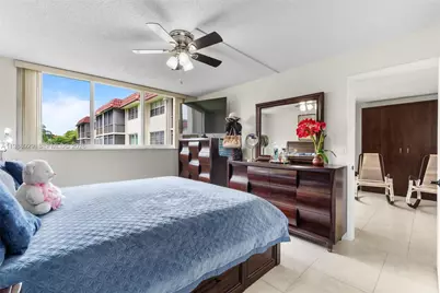 9420 S Hollybrook Lake Dr #206, Pembroke Pines, FL 33025 - Photo 31