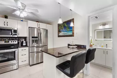 9420 S Hollybrook Lake Dr #206, Pembroke Pines, FL 33025 - Photo 1
