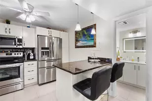 9420 S Hollybrook Lake Dr, Pembroke Pines, FL 33025 - Photo 1