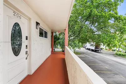 9420 S Hollybrook Lake Dr #206, Pembroke Pines, FL 33025 - Photo 7
