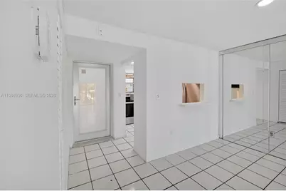 1428 Euclid Ave #404, Miami Beach, FL 33139 - Photo 3